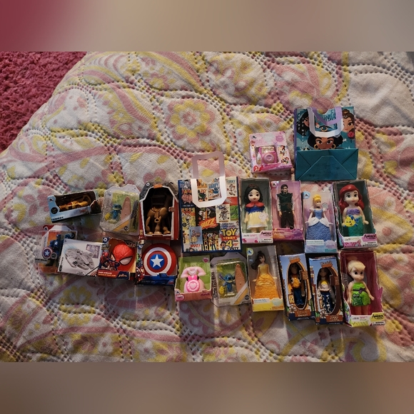 Disney mini figure bundle - Picture 2 of 4